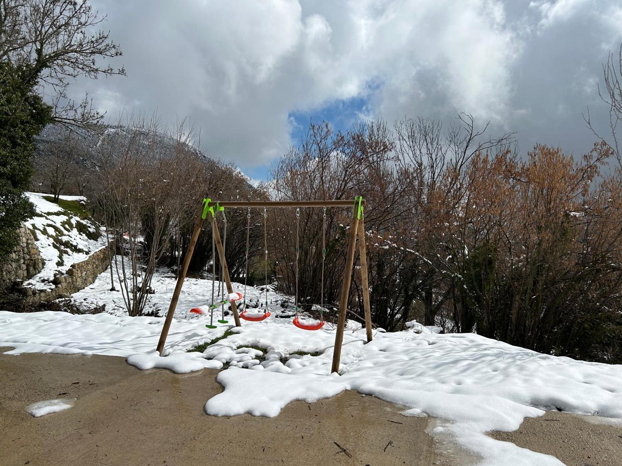 Casa De Les Escoles, Espinalbet - Alberga Castellar del Riu Exteriör bild